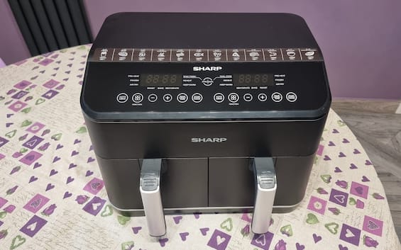 Friggitrice ad aria Sharp: come funziona, caratteristiche, impressioni