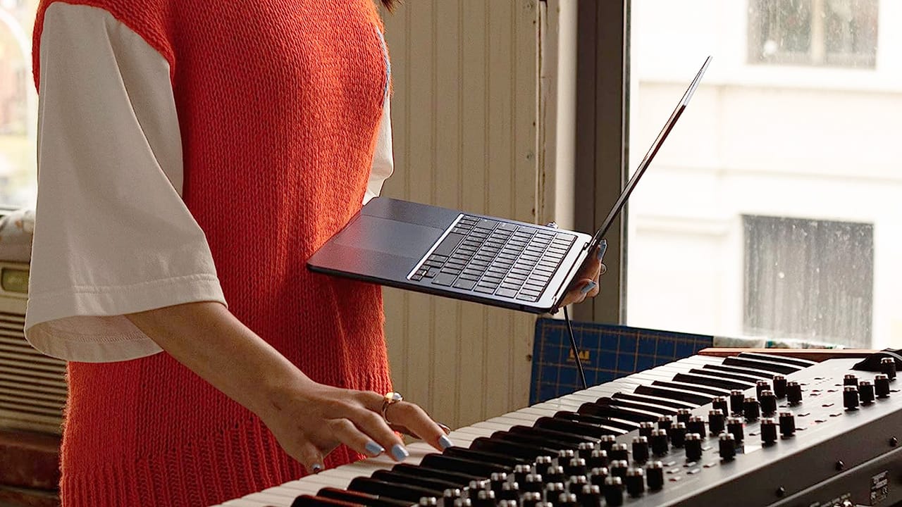 Tutti i MacBook in offerta su Amazon: si parte da 999€, MacBook Pro -400€ e anche gli Air 2002 e 2024 a prezzi bassi!