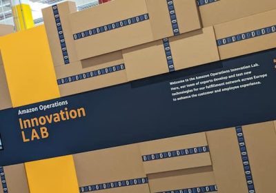 Operations Innovation Lab di Amazon a Vercelli: visita, robot, cosa si vede, come funziona