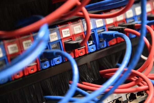 Cavi sottomarini negli USA: il rischio di spionaggio cinese nelle telecomunicazioni