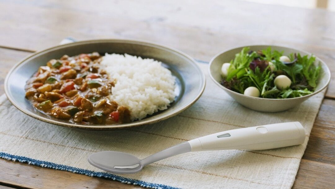 Il cucchiaio che sala elettricamente il cibo