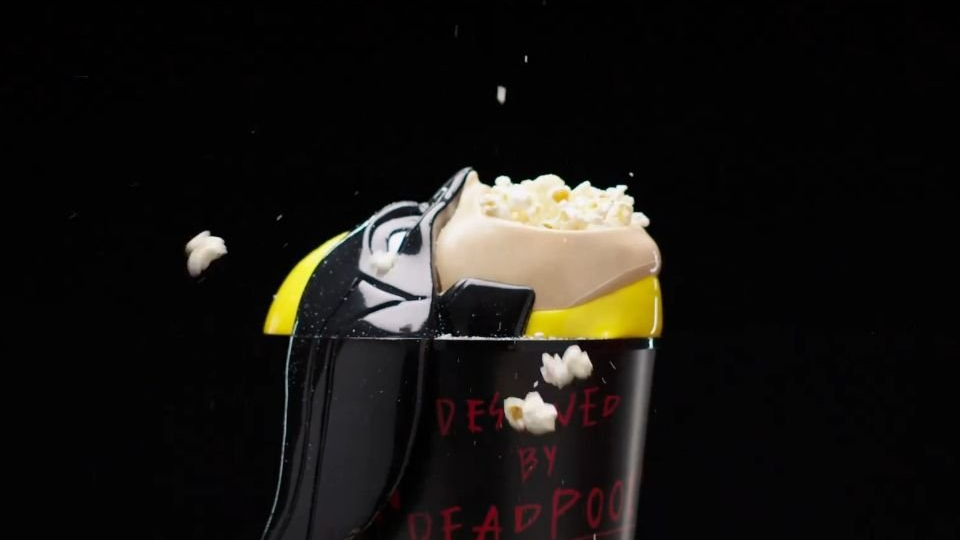 Il cesto dei popcorn di Wolverine in perfetto stile Deadpool