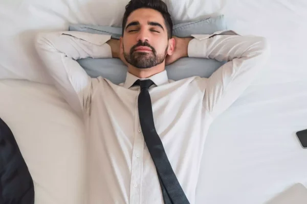 Vacanza all’estero? Con una eSIM Saily non hai bisogno neanche del roaming