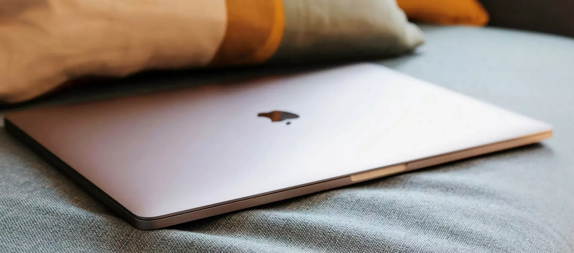 MacBook Pro OLED, primi modelli nel 2026