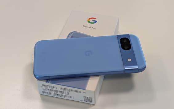 Novità Google: ecco il nuovo smartphone “economico” Pixel 8a. FOTO E VIDEO