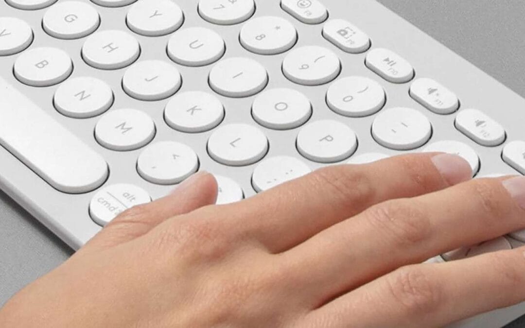 Acquista il bundle Logitech Pebble Keys 2 + tavoletta Wacom al 26% in meno su Amazon