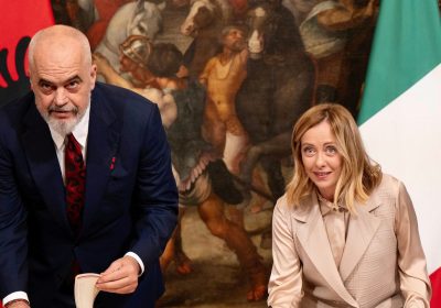 Albania, i centri per migranti costeranno all’Italia più del previsto