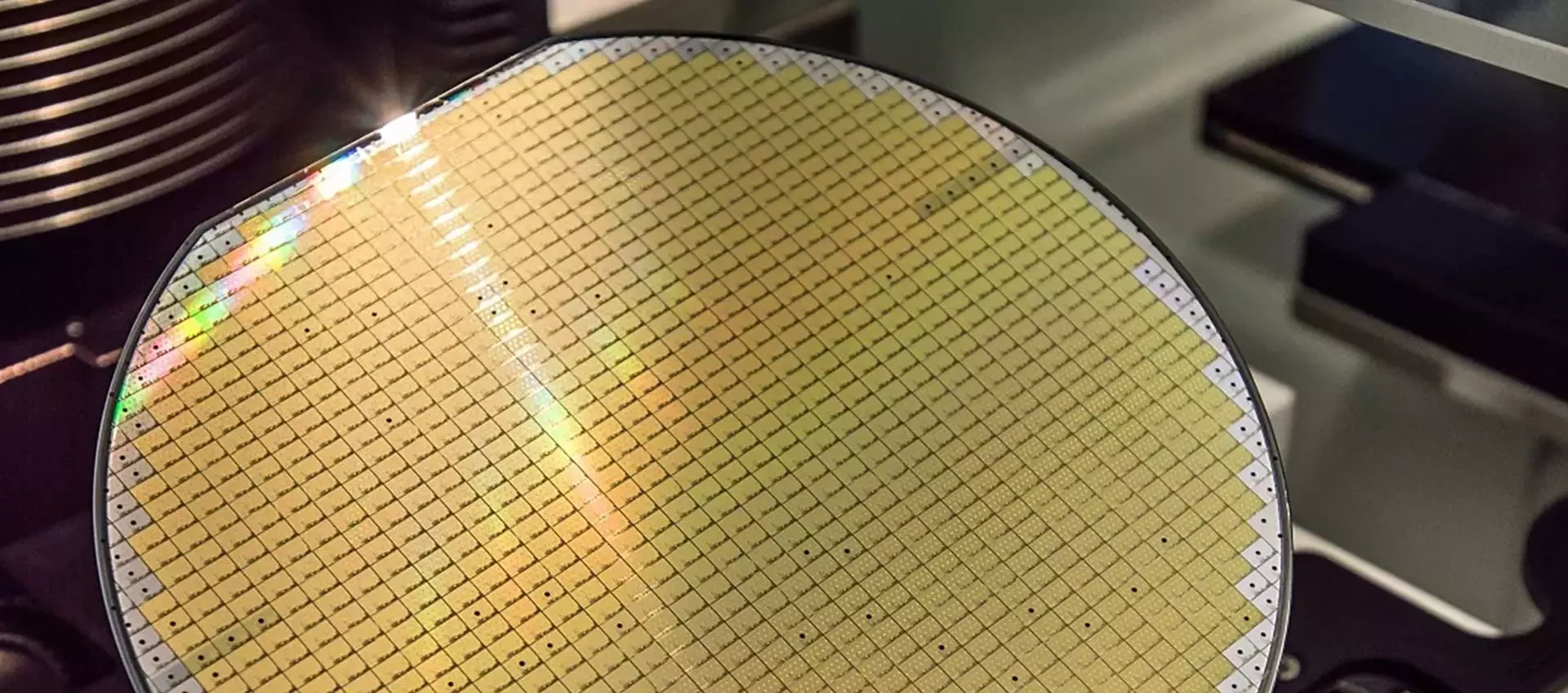 Aiuto di stato da 2 miliardi a STMicroelectronics