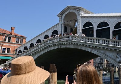 Turismo a numero chiuso, i luoghi in Italia dove ci sono limiti alle visite