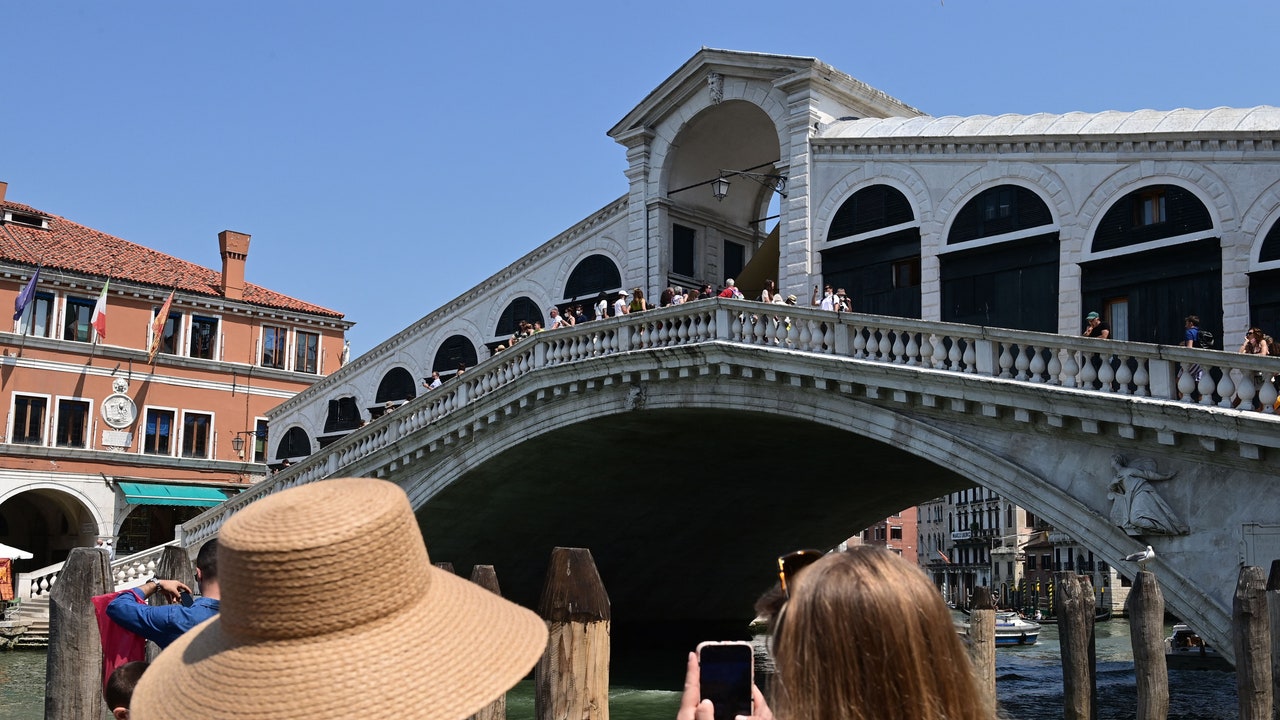 Turismo a numero chiuso, i luoghi in Italia dove ci sono limiti alle visite