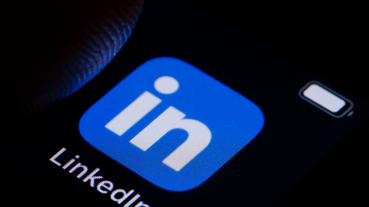 LinkedIn aggiunge nuove funzionalità AI per la ricerca del lavoro, ma solo per gli abbonati