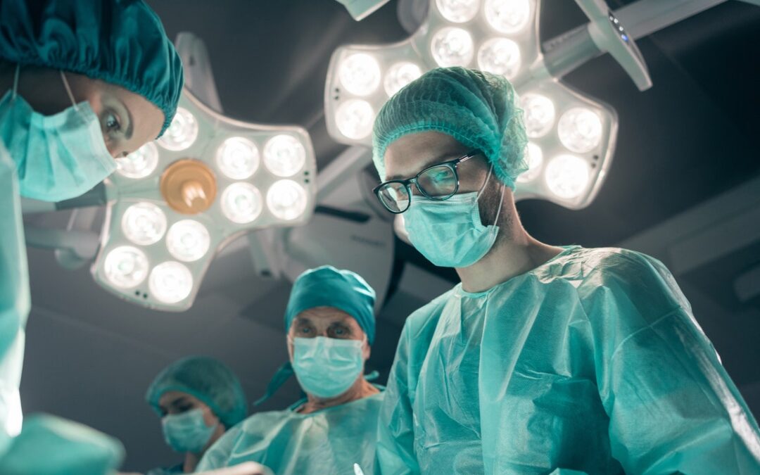Chirurgia placebo, cos’è e in quali casi si è dimostrata efficace quanto quella “vera”