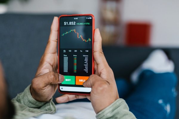 Investire online, 8 app tra cui scegliere