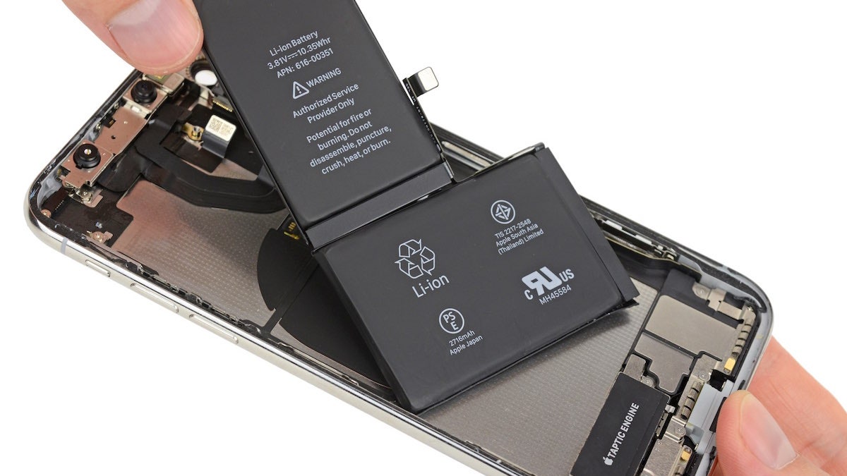 La batteria dell’iPhone 16 sarà molto più semplice da sostituire