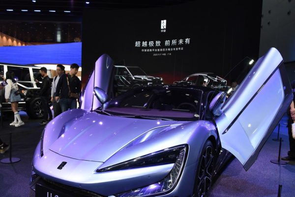 Auto elettriche cinesi, come funzionano i dazi europei contro