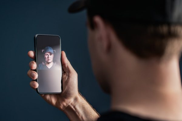 I deepfake sono la nuova frontiera dei cyberattacchi alle aziende