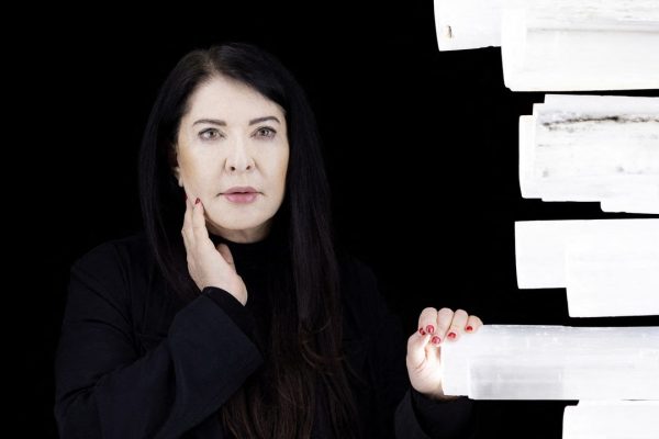 Marina Abramović (e il suo ologramma) arrivano a Pesaro con un evento in mixed reality
