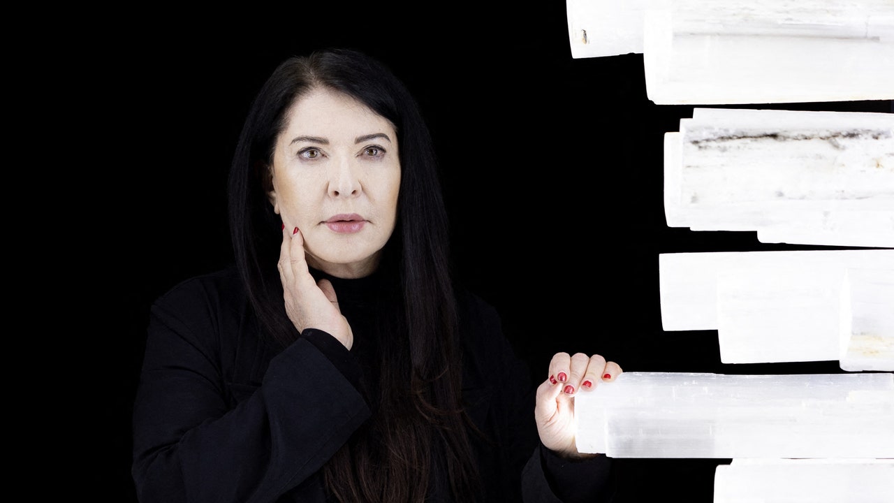 Marina Abramović (e il suo ologramma) arrivano a Pesaro con un evento in mixed reality