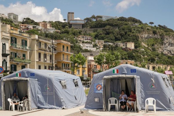 Campi Flegrei, a fare l’esercitazione antisismica non c’era nessuno