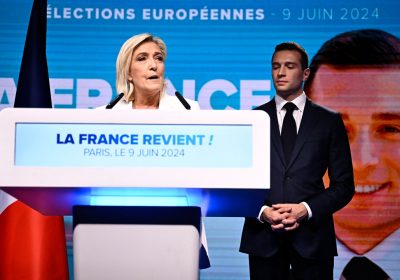 Marine Le Pen e Jordan Bardella, la coppia che ha portato il Rassemblement National al primo posto in Francia