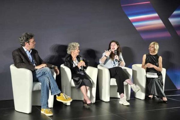 Ercoli Finzi: “Un errore definire l’IA sistema intelligente” – Notizie