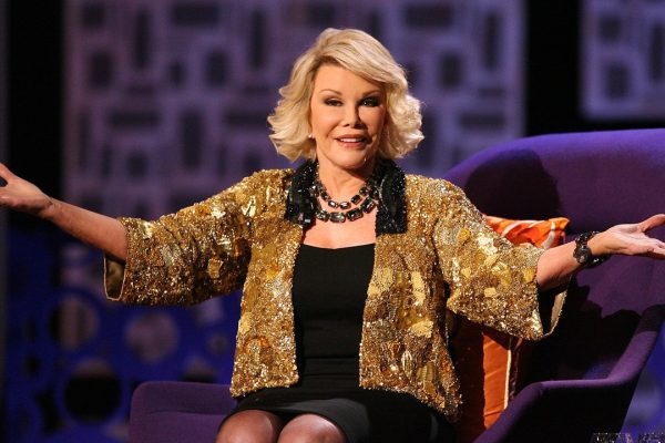Chi era Joan Rivers, la geniale e irriverente comedian a cui Hacks rende omaggio