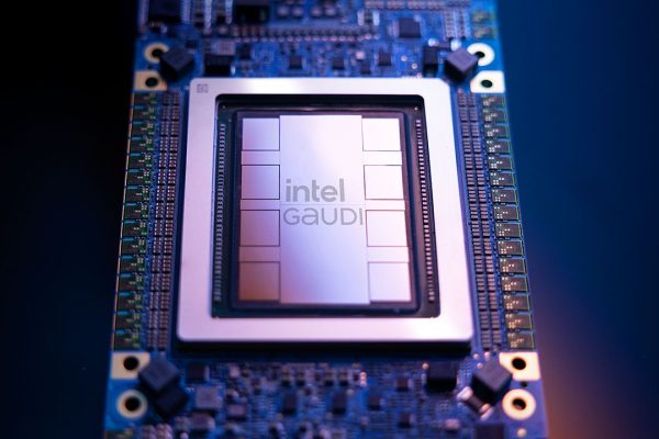 Acceleratori di IA Gaudi 3, Intel esce allo scoperto e svela i prezzi
