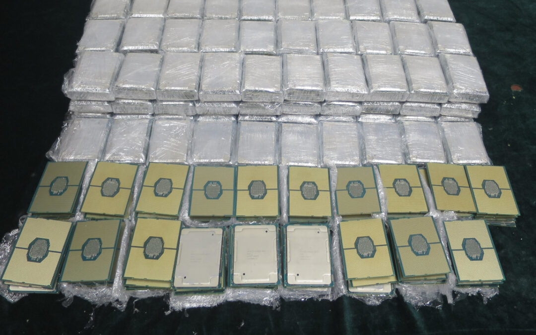 Aveva 596 CPU nascoste nell'auto: uomo arrestato alla dogana per contrabbando