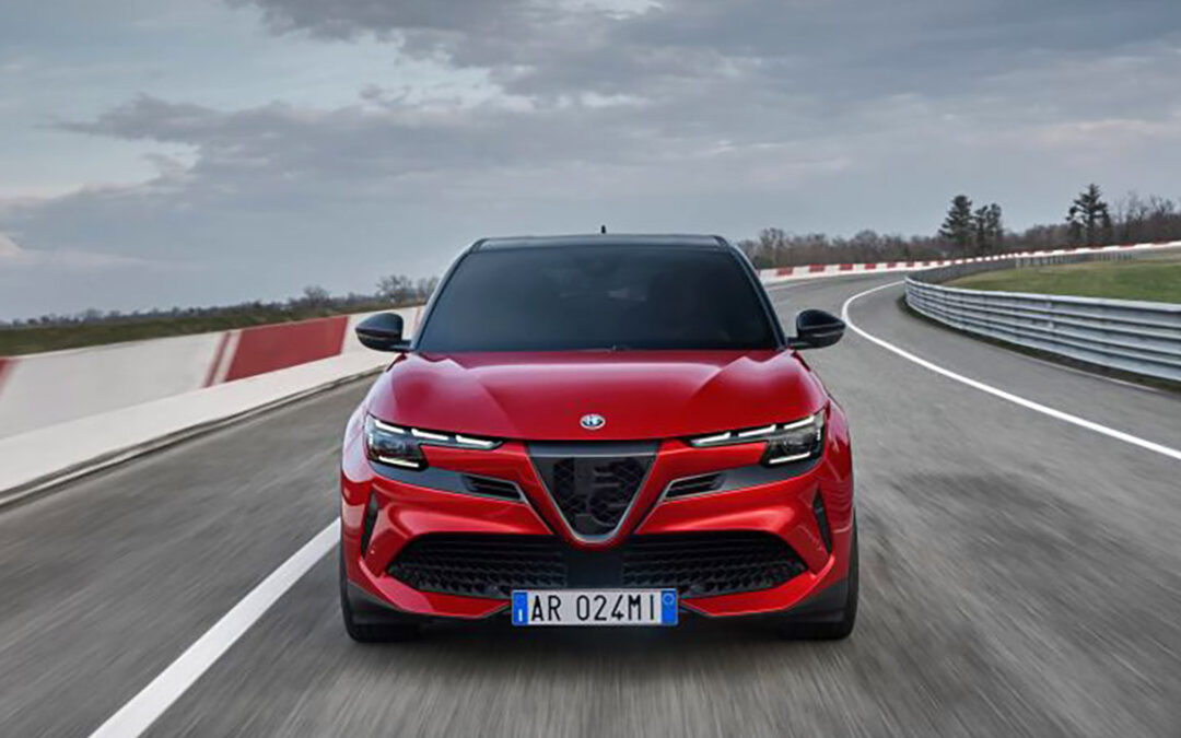 Basta gemelle tutte uguali, Alfa Romeo Junior Veloce (elettrica) ha 280 CV