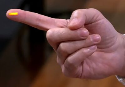 BiCS8, WD e Kioxia svelano la memoria 3D NAND QLC da 256 GB che sta sulla punta di un dito