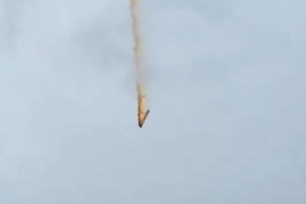 Cina: primo stadio di un razzo spaziale cade vicino a un villaggio, nel frattempo proseguono i test per razzi riutilizzabili