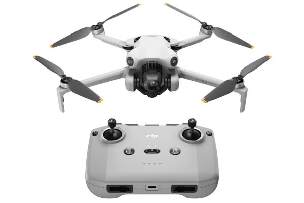 DJI Mini 4 Pro scende a soli 649€ su Amazon: caratteristiche super e non richiede il patentino!