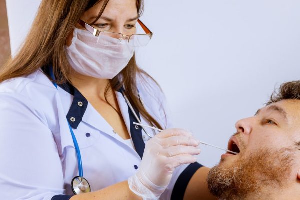 Cancro, il test per il tumore alla prostata che si può fare a casa