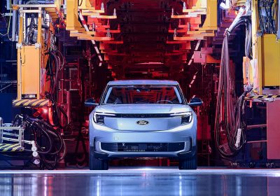 È iniziata a Colonia la produzione del Ford Explorer EV. Bellissimo video della fabbrica dedicata all'elettrico