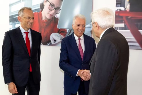 Ferrari, l'AD Benedetto Vigna contro i dazi alle auto cinesi: "l'Europa deve svegliarsi"