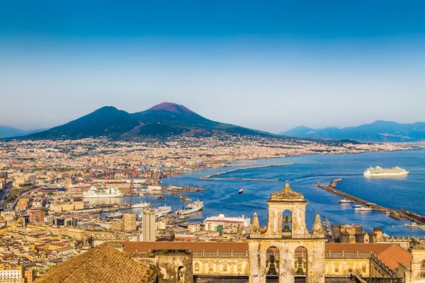 Napoli, non è vero che arriveranno ondate di calore che raggiungeranno i 60 gradi centigradi