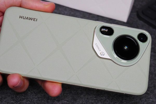 HUAWEI Pura 70 Ultra: il cameraphone è di nuovo tra noi con un ma! Recensione 