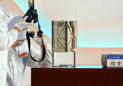 I campioni raccolti sulla Luna dalla missione cinese Chang'e-6 sono arrivati a Pechino