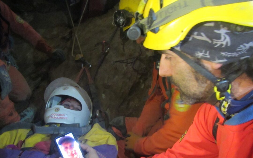 Il soccorso alpino porta internet al “centro della Terra”