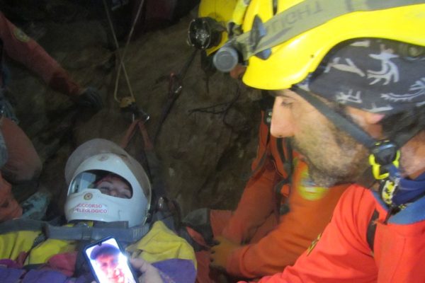Il soccorso alpino porta internet al “centro della Terra”