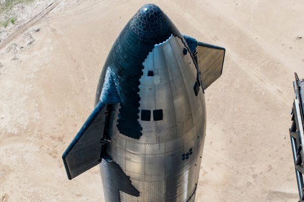 Il prossimo lancio di SpaceX Starship potrebbe essere tra un mese, cambierà lo scudo termico