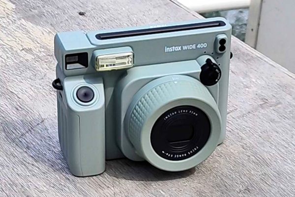Instax Wide 400: 'born to be Wide'