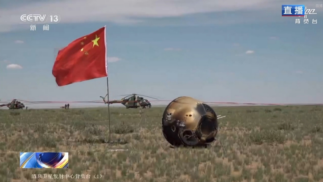 La Cina ha portato sulla terra i campioni di roccia lunare della missione Chang'e-6
