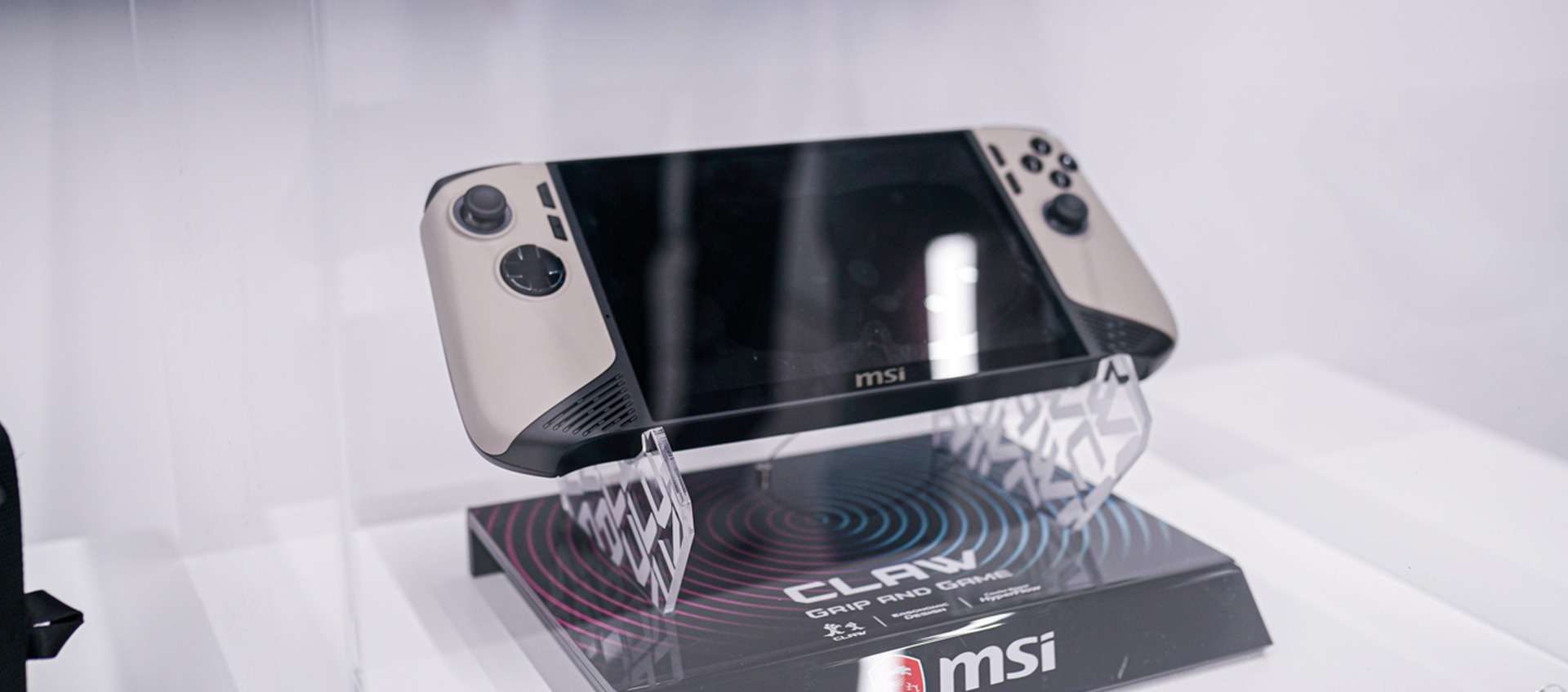 MSI Claw 8 AI+ e notebook con IA