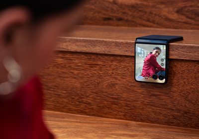 Motorola razr 50 ufficiali, insieme a moto G85 e moto tag: specifiche e prezzi in Italia