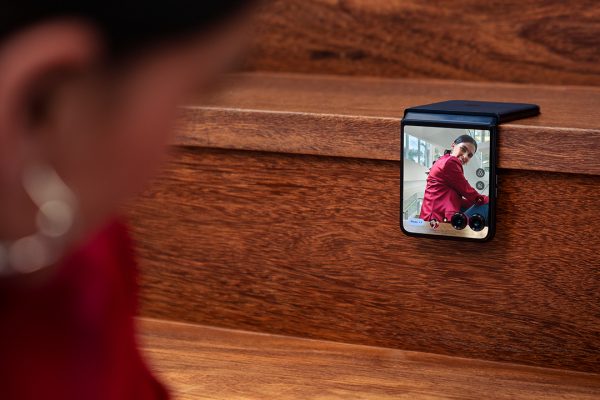 Motorola razr 50 ufficiali, insieme a moto G85 e moto tag: specifiche e prezzi in Italia