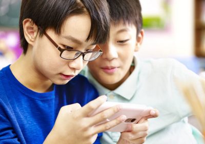 New York sfida i social media: vietati i 'feed che creano dipendenza' ai minori di 18 anni