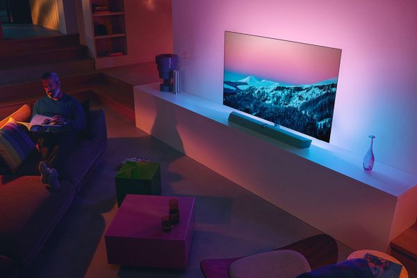 Occhio al televisore Philips Ambilight 4K da 43'': il suo prezzo è sceso da 499 a 399 euro