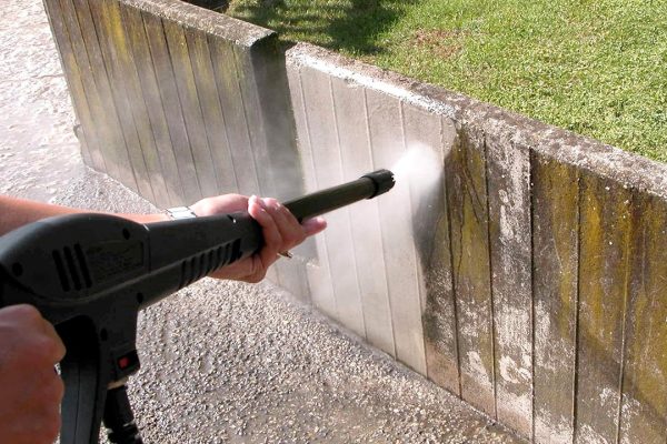 Oggi l'idropulitrice Cecotec 1400W costa solo 59€! Sconti anche su Kärcher, Black+Decker e altri marchi