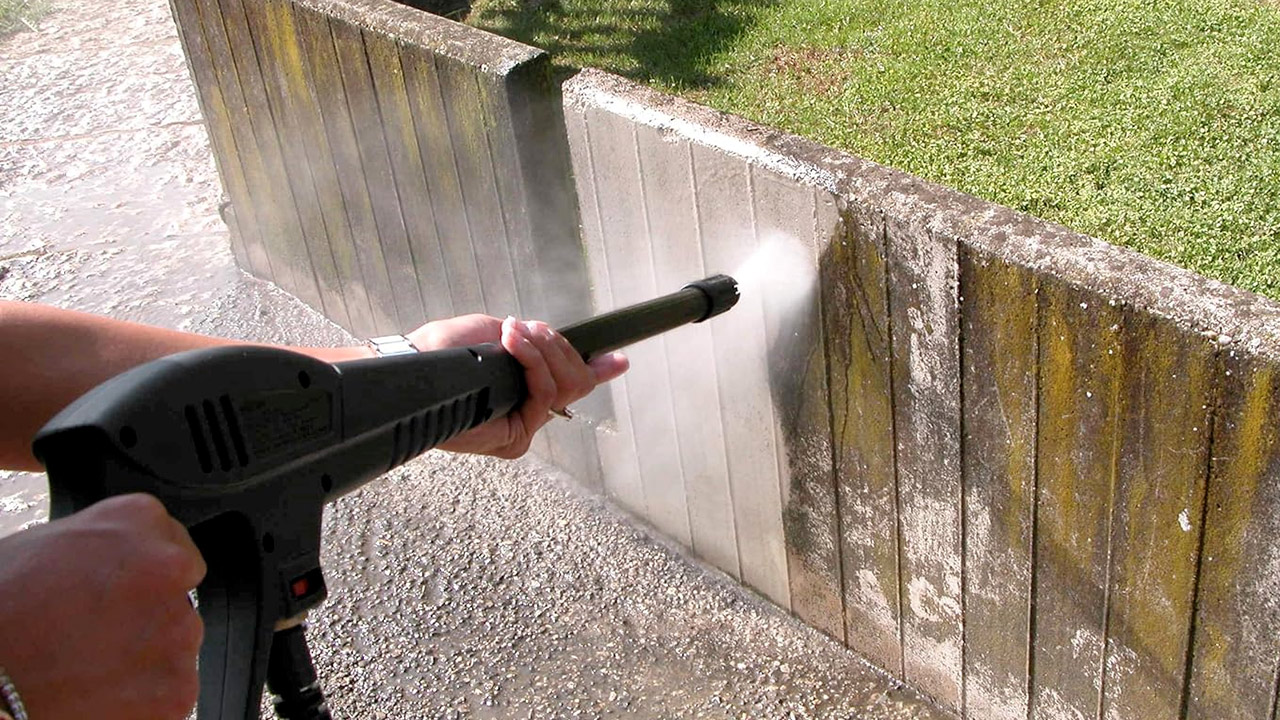 Oggi l'idropulitrice Cecotec 1400W costa solo 59€! Sconti anche su Kärcher, Black+Decker e altri marchi